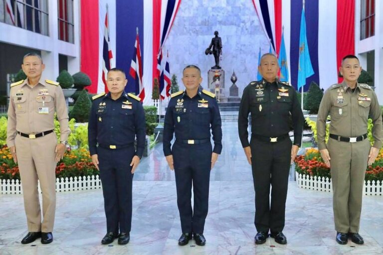 Read more about the article ชายแดนตรึงกำลัง! ผบ.เหล่าทัพ เห็นชอบ ปิดด่านไทย-กัมพูชา เดินหน้าสร้างรั้วสกัด